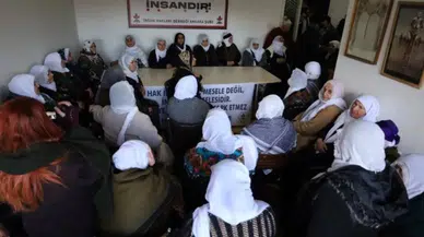 İHD, Halep'te Saldırılara Karşı Nöbet Eylemi Başlattı