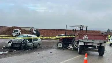 Çorum’da Traktör ile Otomobil Çarpıştı: Bir Ölü, İki Yaralı