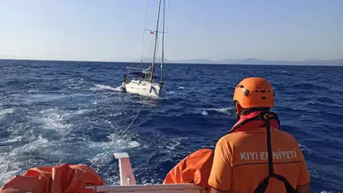 Datça Açıklarında Sürüklenen Tekne Kurtarıldı