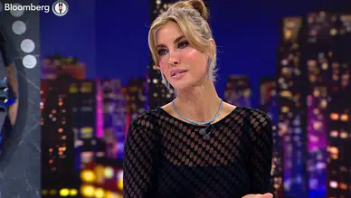 Çağla Şıkel: Aşka Gözüm Kapalı