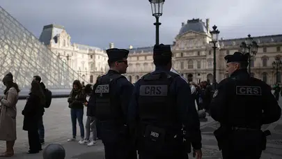 Louvre Müzesi’ndeki Soygunun Şüphelileri DNA Eşleşmesi ile Yakalandı