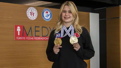 Şampiyon Defne Kurt, Altın Madalyasını Gazzeli Çocuklara Armağan Etti
