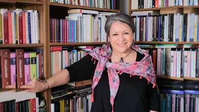 Türlerin Kökeni Çevirmeni Nuray Önoğlu: Kimdir ve Ne İş Yapıyor?