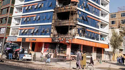 Pakistan'dan Afganistan'a Ticari Savaş: Afgan Transit Ticareti Askıya Alındı