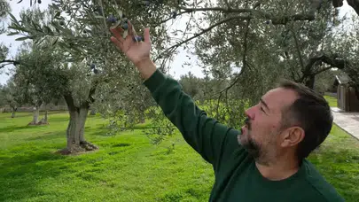 Ata Demirer'in Bozcaada Sevdası: İlk Kazandığı Parayla Çanakkale'ye Koştu