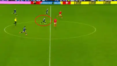 İskoçya'dan Tarihi Zafer! 90+9'da Orta Sahadan Attı, 28 Yıl Sonra Dünya Kupası'na Götürdü