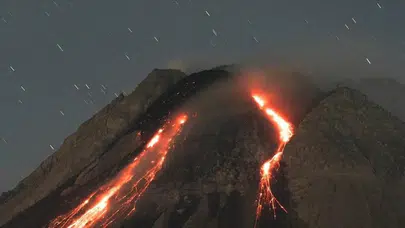 Sakurajima Yanardağı'nda Patlama: Küller 4,4 Kilometre Yükseldi
