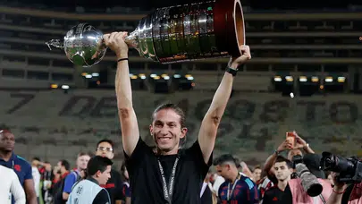 Filipe Luis, Teknik Direktörlük Kariyerinde 5. Kupasını Kazandı