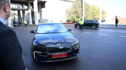 Bakan Kacır Togg T10F ile Meclis'te