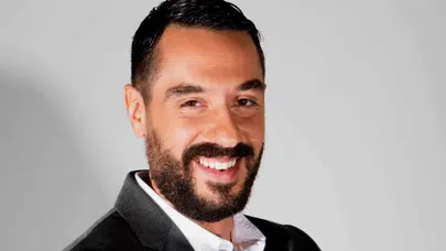 O Ses Türkiye'nin Yılbaşı Konuğu Emir Benderlioğlu Kimdir?