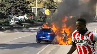 Samsunsporlu Musaba'nın Otomobili Yangın Çıkardı, Futbolcu Kaza Yapmadan Kurtuldu