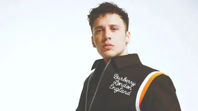 Edis Kimdir ve Müzik Yolculuğu Nasıl Başladı?