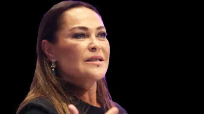 Hülya Avşar Tarabya Sahili'nde Kaza Geçirdi