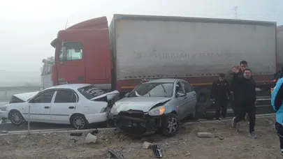 Aksaray'da Tır, Kırmızı Işıkta Duran Araçlara Çarptı