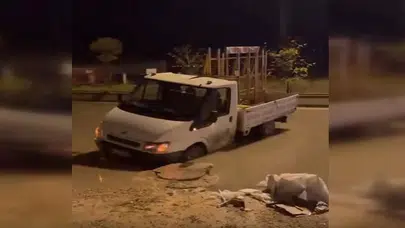 Polatlı'da Yağıştan Sonra Yolda Mahsur Kalan Kamyonet