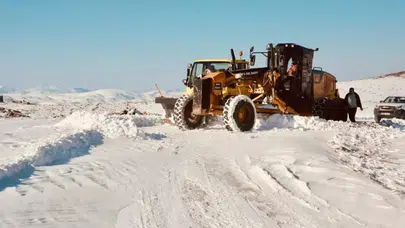 Siirt'te Karla Mücadele Çalışmaları Devam Ediyor