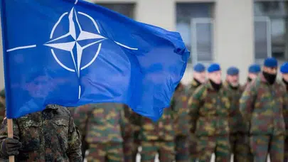 İspanya: Gerekirse NATO, Grönland'ın Güvenliğini Artırabilir