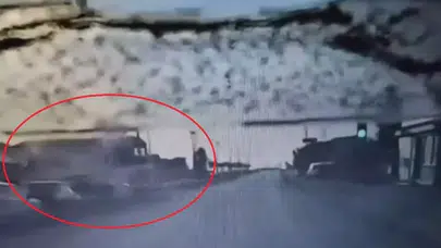 Hatay'da TIR'ın Servis Minibüsüne Çarpması Sonucu 14 Yaralı