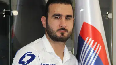 Gökhan Ünal'ın Futbol Kariyeri ve Takımları