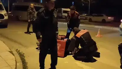 Polise çarparak kaçmaya çalıştı: Üzerinden çıkanlar suçunu ele verdi