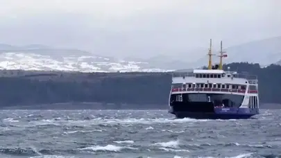 Kuzey Ege'de deniz ulaşımına fırtına molası: Bazı seferler iptal edildi