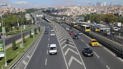 İstanbul'da pazar mesaisi: Tarihi Yarımada'da trafik akışına düzenleme