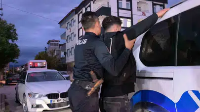 Ehliyet sınavında teknolojik hile: Kulağındaki düzenek başına iş açtı