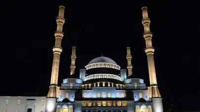 Adana'da Akşam Ezanı Ne Zaman Okunacak? 2 Şubat 2026 Akşam Ezanı Saati