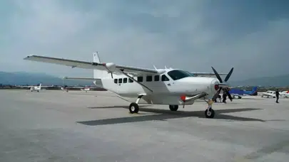 Endonezya'da Uçağa Silahlı Saldırı: 2 Pilot Hayatını Kaybetti