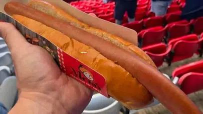 Fenerbahçe'nin Nottingham Forest Maçında Sosyal Medyada Gündem Olan Sosisli Sandviç Neden Bu Kadar Konuşuldu?