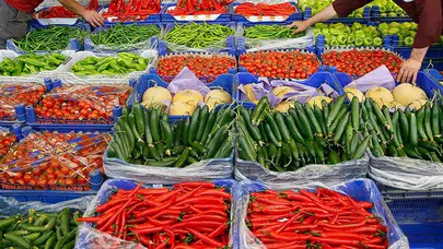 Ticaret Bakanlığı'ndan zincir marketlere "fahiş fiyat" operasyonu: 7 liralık biber 200 liraya satılmış