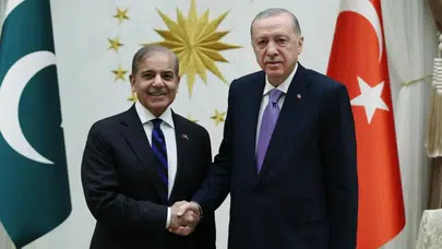 Erdoğan ve Şahbaz Şerif'ten kritik diplomasi trafiği: Bölgesel barış için kritik mesajlar verildi