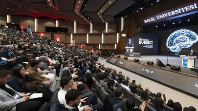 Tıp dünyasının geleceği İstanbul’da buluştu: Beyin temalı kongre vizyoner isimleri ağırladı