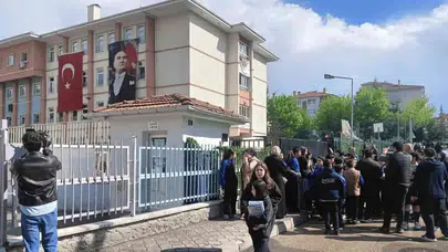 Sınıfta dehşet anları: 5. sınıf öğrencisi dedesinin silahıyla okula geldi