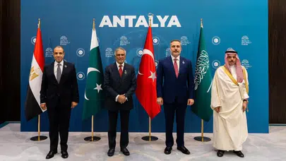 Antalya Diplomasi Forumu'nda kritik zirve: Dört ülkenin dışişleri bakanları bir araya geldi