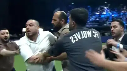 Golazo Cup'ta ipler gerildi: Ataberk Doğan ve Yağız Sabuncuoğlu arasında saha kenarında büyük kriz