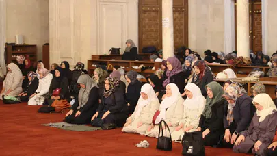 Selimiye’nin gölgesinde hüzünlü veda: 124 hacı adayı kutsal topraklara dualarla uğurlandı