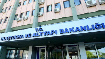 Gökyüzünde panik anları: 'Kaçırıldı' sinyali veren uçak için F-16'lar havalandı
