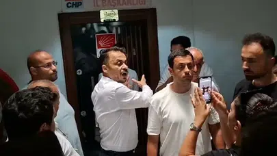 Osmaniye'de kriz: CHP il binasının kapısı çilingirle açıldı