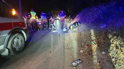 Mudanya'da gece yarısı dehşeti: Motosiklet direğe çarptı, iki kişi ağır yaralı