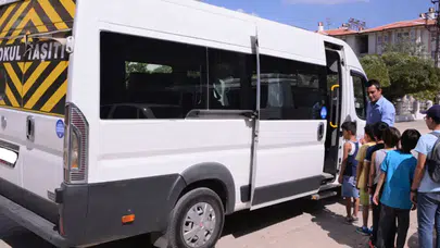 İzmir'de okul servisi zamlandı: İşte 2026-2027 eğitim yılı yeni tarife listesi