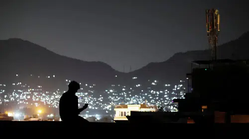 Afganistan'da Peş Peşe Patlamalar: Pakistan Suçlamaları Gündemde