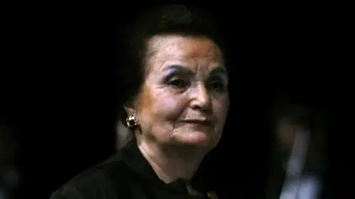 Süheyla Altmışdört'ün Hayatı ve Sanat Kariyeri