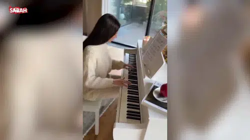 Hatice Şendil Piyanonun Başına Geçti, Sosyal Medyada İlgiyle Karşılandı