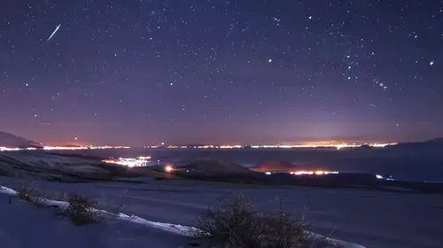 Bitlis'te Kartpostallık Manzara: Gökyüzünde Geminid Meteor Yağmuru