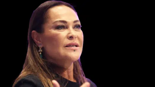 Hülya Avşar Tarabya Sahili'nde Kaza Geçirdi