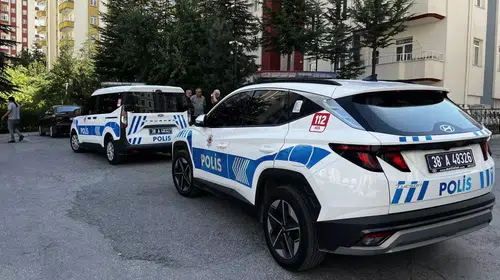 Kayseri'de Apartman Görevlisine Bıçaklı Saldırı: Bir Kişi Ağır Yaralandı
