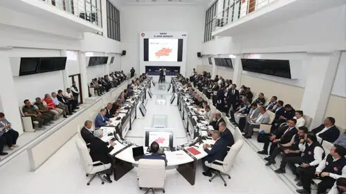 CHP'li Başkan ve İYİ Partili Vekilden Bakan Kurum’a Hatay Teşekkürü
