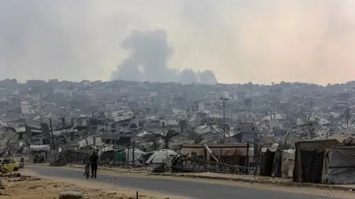 İsrail, Gazze'ye Hava ve Kara Saldırılarını Sürdürüyor