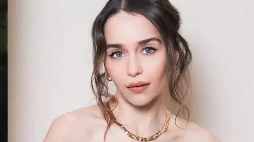 Emilia Clarke, Yeni Dizisi Ponies'in Çekimlerinde Kaburgasını Kırdı